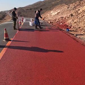 新城街道一是彩钢瓦喷漆翻新，地面喷涂
